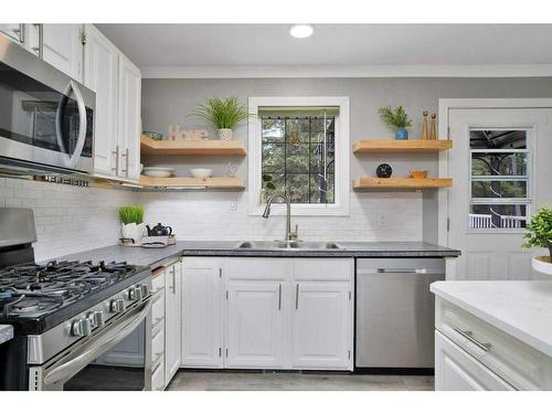 422045 Range Road 25, Rural Ponoka County, AB - Indoor Photo Showing Kitchen With Double Sink