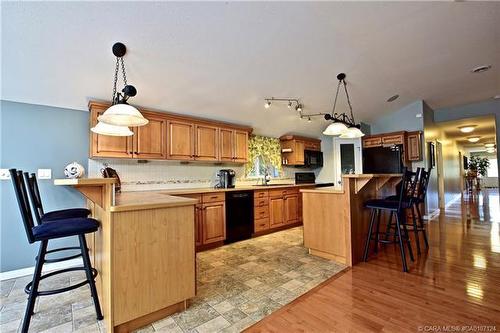 24572 South Pine Lake Road, Rural Red Deer County, AB - Indoor Photo Showing Kitchen