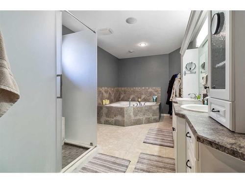 24572 South Pine Lake Road, Rural Red Deer County, AB - Indoor Photo Showing Bathroom
