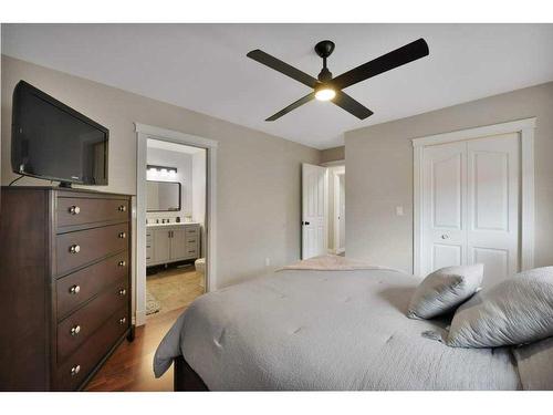 4642 58 Avenue, Rimbey, AB - Indoor Photo Showing Bedroom