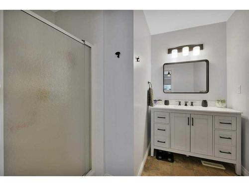 4642 58 Avenue, Rimbey, AB - Indoor Photo Showing Bathroom