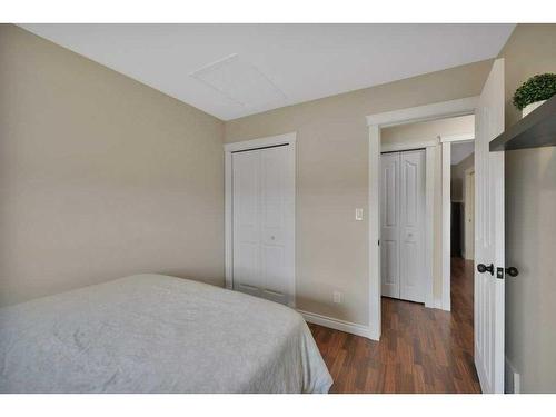 4642 58 Avenue, Rimbey, AB - Indoor Photo Showing Bedroom