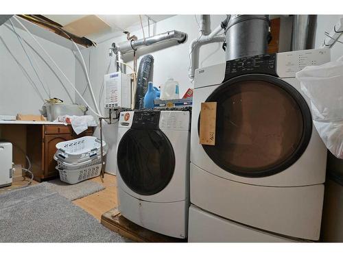 9 Cronquist Close, Red Deer, AB - Indoor Photo Showing Laundry Room