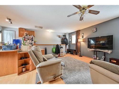9 Cronquist Close, Red Deer, AB - Indoor Photo Showing Living Room