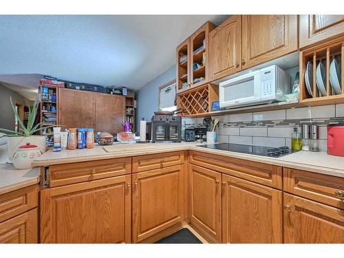 9 Cronquist Close, Red Deer, AB - Indoor Photo Showing Kitchen
