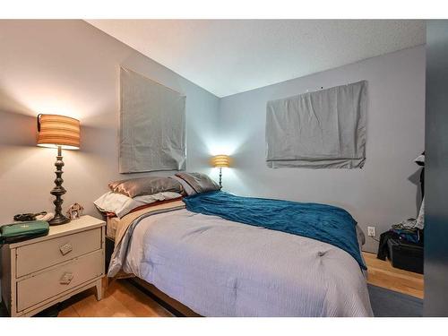 9 Cronquist Close, Red Deer, AB - Indoor Photo Showing Bedroom