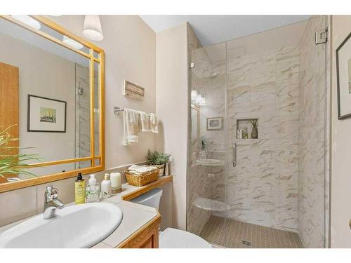 219 Jarvis Bay Drive, Jarvis Bay, AB - Indoor Photo Showing Bathroom