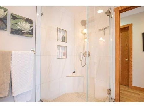 219 Jarvis Bay Drive, Jarvis Bay, AB - Indoor Photo Showing Bathroom