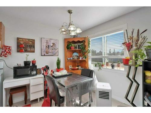 1,2,3,4-4615 46 Street, Innisfail, AB - Indoor Photo Showing Dining Room