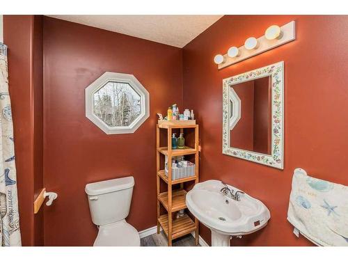 802 1 Avenue, Ma-Me-O Beach, AB - Indoor Photo Showing Bathroom