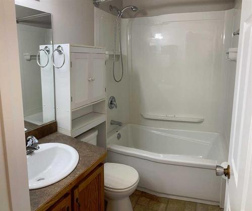 5916 55 Avenue, Red Deer, AB - Indoor Photo Showing Bathroom