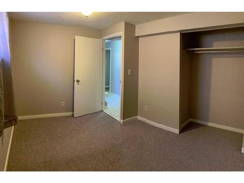5916 55 Avenue, Red Deer, AB - Indoor Photo Showing Other Room