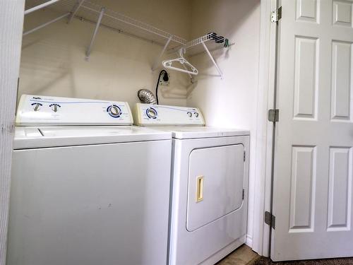 407 5 Avenue, Elnora, AB - Indoor Photo Showing Laundry Room
