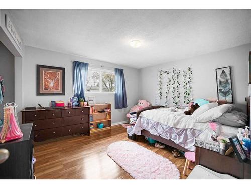 6203 49 Avenue, Camrose, AB - Indoor Photo Showing Bedroom