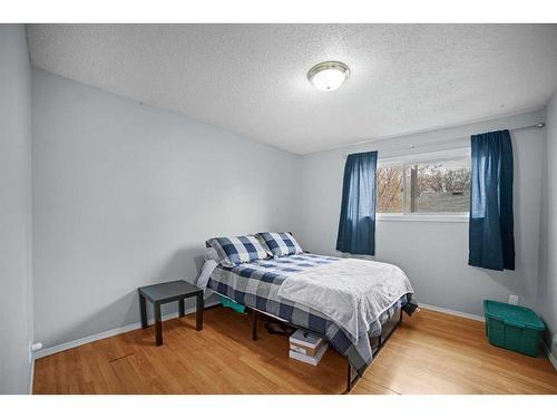 6203 49 Avenue, Camrose, AB - Indoor Photo Showing Bedroom