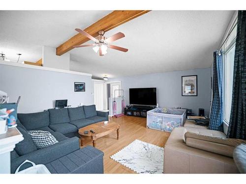 6203 49 Avenue, Camrose, AB - Indoor Photo Showing Living Room
