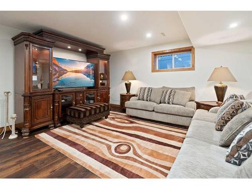 15 Archer Drive, Red Deer, AB - Indoor Photo Showing Living Room