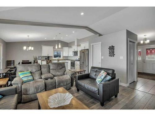 251 Lakeshore Dr, Grandview, AB - Indoor Photo Showing Living Room