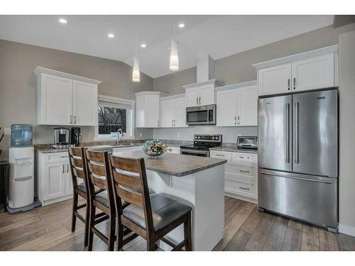 251 Lakeshore Dr, Grandview, AB - Indoor Photo Showing Kitchen