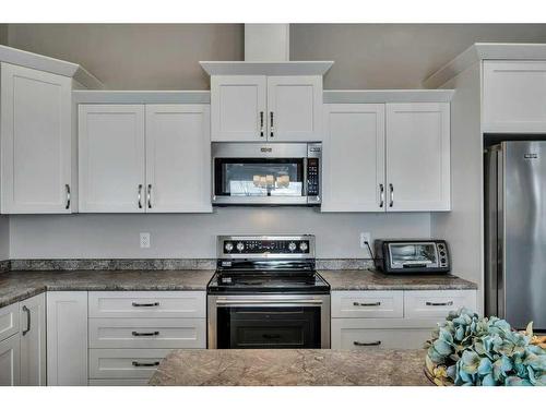 251 Lakeshore Dr, Grandview, AB - Indoor Photo Showing Kitchen