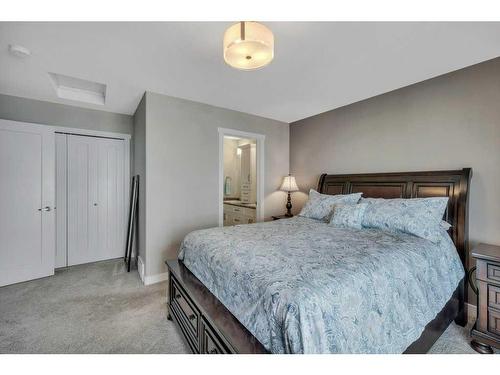 251 Lakeshore Dr, Grandview, AB - Indoor Photo Showing Bedroom