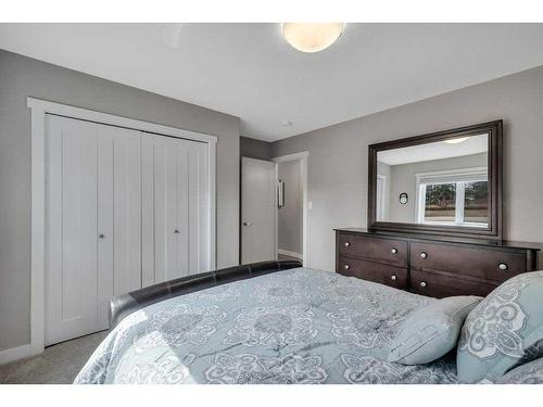 251 Lakeshore Dr, Grandview, AB - Indoor Photo Showing Bedroom