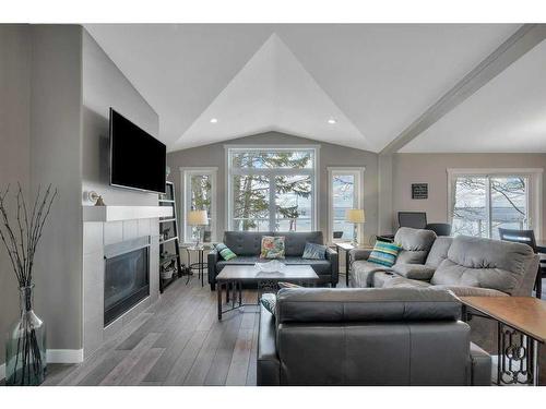 251 Lakeshore Dr, Grandview, AB - Indoor Photo Showing Living Room With Fireplace