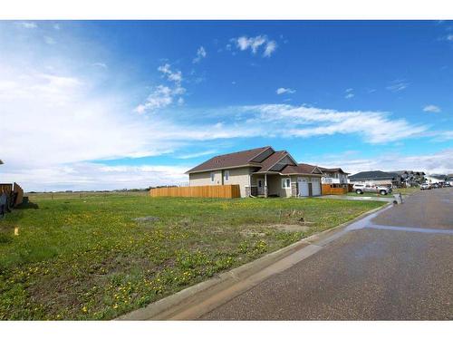 4006, 4008 68 Street, Stettler, AB 