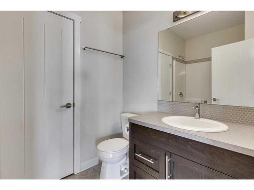 72 Lundberg Crescent, Red Deer, AB - Indoor Photo Showing Bathroom