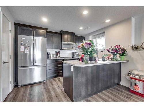 72 Lundberg Crescent, Red Deer, AB - Indoor Photo Showing Kitchen With Upgraded Kitchen