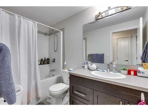 72 Lundberg Crescent, Red Deer, AB - Indoor Photo Showing Bathroom