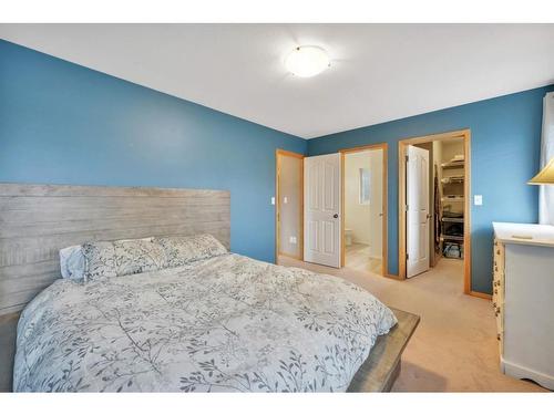 5810 44 Avenue, Rocky Mountain House, AB - Indoor Photo Showing Bedroom