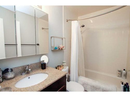 79-31 Alford Avenue, Red Deer, AB - Indoor Photo Showing Bathroom
