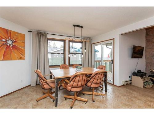 35 Lakeview Drive, Rural Ponoka County, AB - Indoor Photo Showing Dining Room