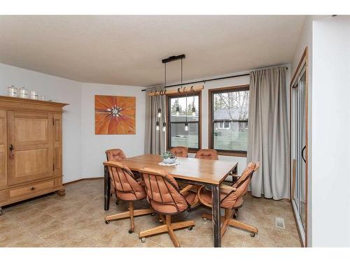 35 Lakeview Drive, Rural Ponoka County, AB - Indoor Photo Showing Dining Room