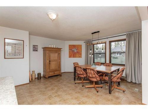 35 Lakeview Drive, Rural Ponoka County, AB - Indoor Photo Showing Dining Room