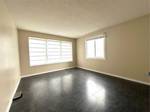 4804D 54 Avenue, Camrose, AB - Indoor Photo Showing Other Room