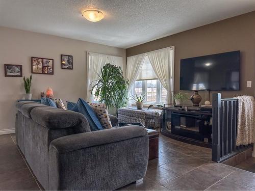 #2 Carlisle Road, Rural Stettler No. 6, County Of, AB - Indoor Photo Showing Living Room