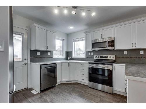 5829 Park Street, Blackfalds, AB - Indoor Photo Showing Kitchen With Stainless Steel Kitchen