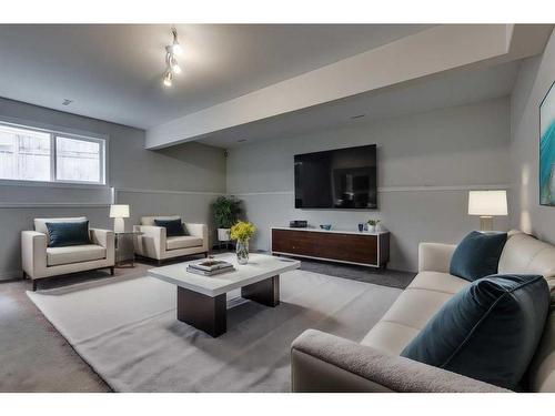 5829 Park Street, Blackfalds, AB - Indoor Photo Showing Living Room