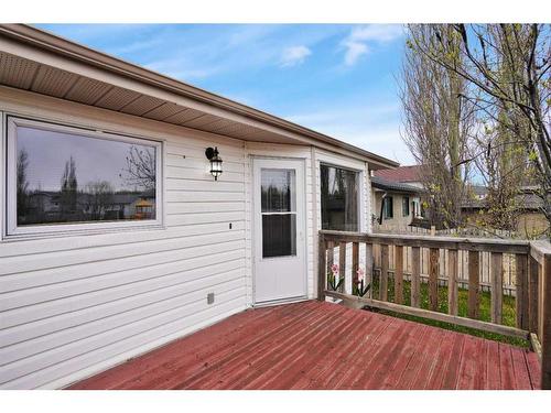 4 Willow Springs Crescent, Sylvan Lake, AB - Outdoor With Exterior