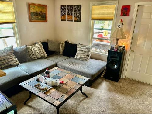 4901 45 Street, Camrose, AB - Indoor Photo Showing Living Room
