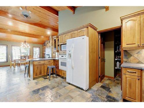 138-36240 Range Road 250, Rural Red Deer County, AB - Indoor Photo Showing Kitchen