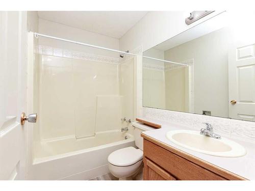 35 Davison Drive, Red Deer, AB - Indoor Photo Showing Bathroom