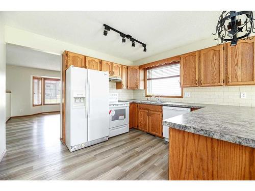 35 Davison Drive, Red Deer, AB - Indoor Photo Showing Kitchen With Double Sink
