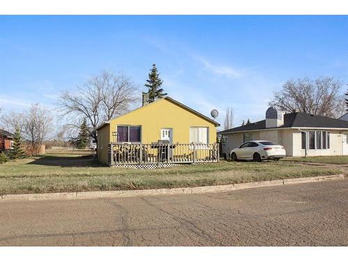 5313 50 Street, Castor, AB - Outdoor