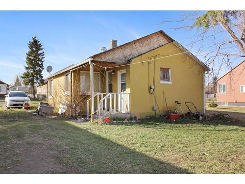 5313 50 Street, Castor, AB - Outdoor