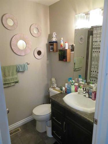 7501 115 Street, Grande Prairie, AB - Indoor Photo Showing Bathroom