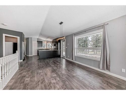 423062 Range Road 243, Rural Ponoka County, AB - Indoor Photo Showing Living Room