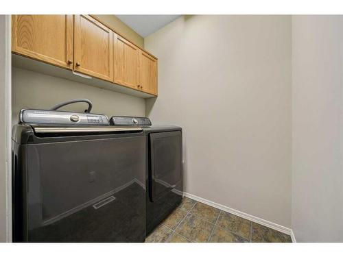 43 Bruns Crescent, Lacombe, AB - Indoor Photo Showing Laundry Room